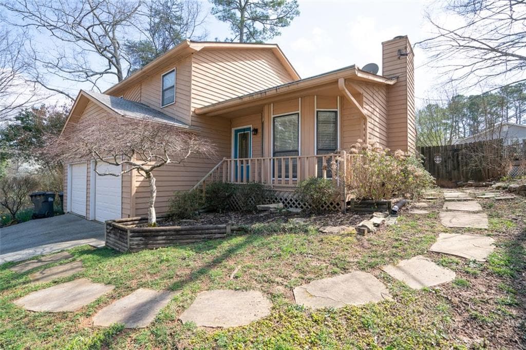 3 bedroom, 2 bathroom, 1,347 sq ft single family residence sold at 4860 Chapelle Court, Marietta, GA 30066