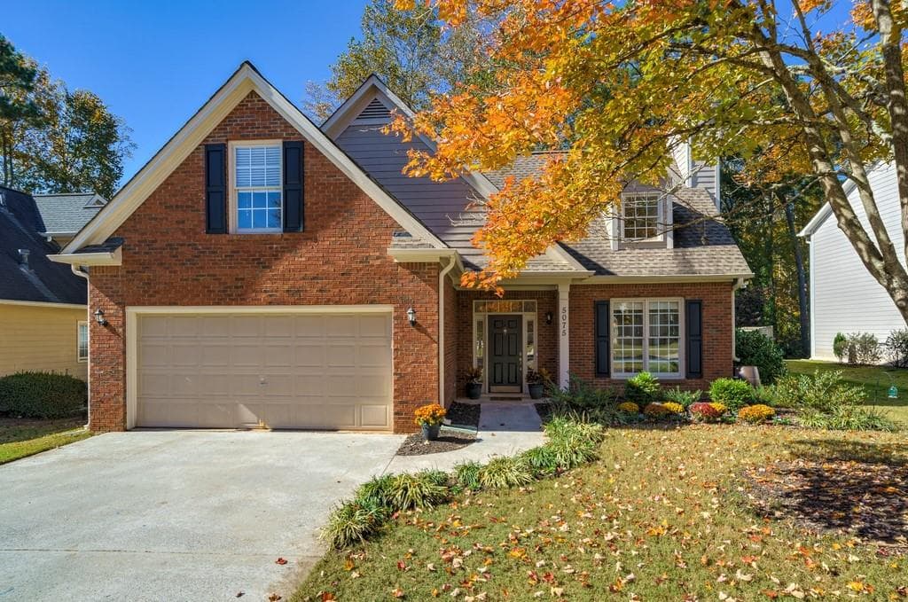 4 bedroom, 3 bathroom, 2,197 sq ft single family residence sold at 5075 Hampton Bluff Court, Roswell, GA 30075