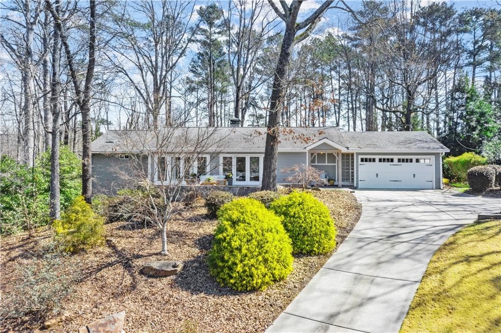 4 bedroom, 3 bathroom, 2,003 sq ft single family residence sold at 6625 Williamson Drive, Atlanta, GA 30328