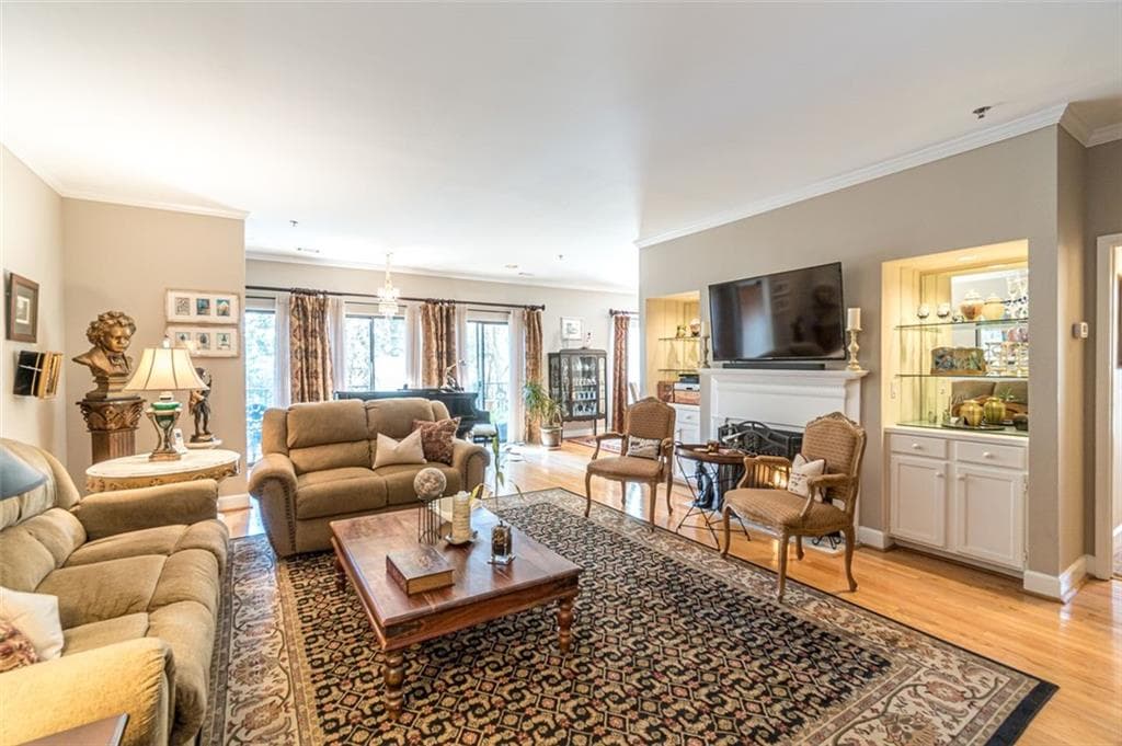 2 bedroom, 3 bathroom, 1,720 sq ft condominium sold at 2921 Lenox Road 104, Atlanta, GA 30324