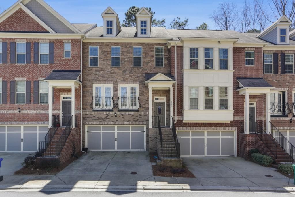 4 bedroom, 4 bathroom, 2,269 sq ft townhouse sold at 1545 Brooksbank Drive, Brookhaven, GA 30319