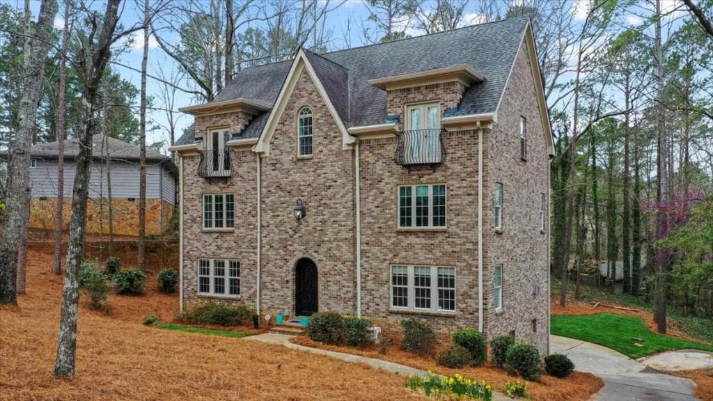 5 bedroom, 5 bathroom, 4,447 sq ft single family residence sold at 330 Tigris Way, Alpharetta, GA 30022
