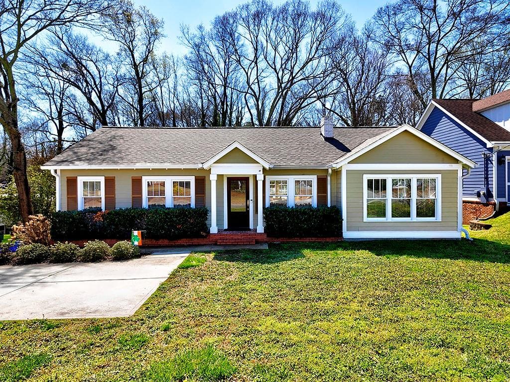 6 bedroom, 4 bathroom, 2,816 sq ft single family residence sold at 1204 Bank St SE, Smyrna, GA 30080