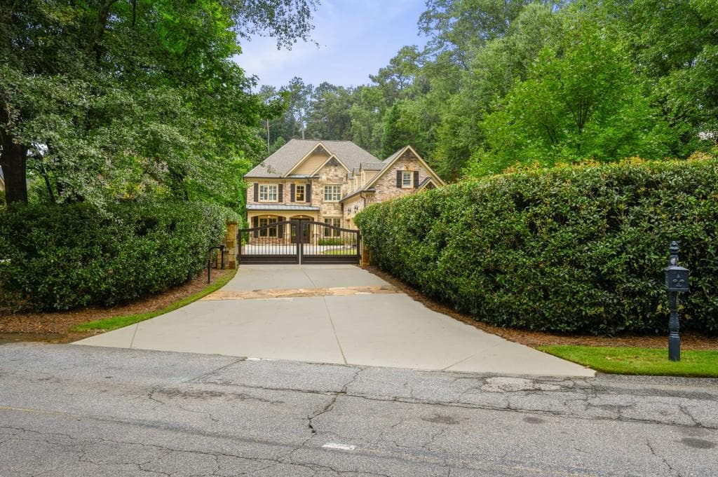 6 bedroom, 6 bathroom, 4,700 sq ft single family residence sold at 3116 Mabry Road, Atlanta, GA 30319
