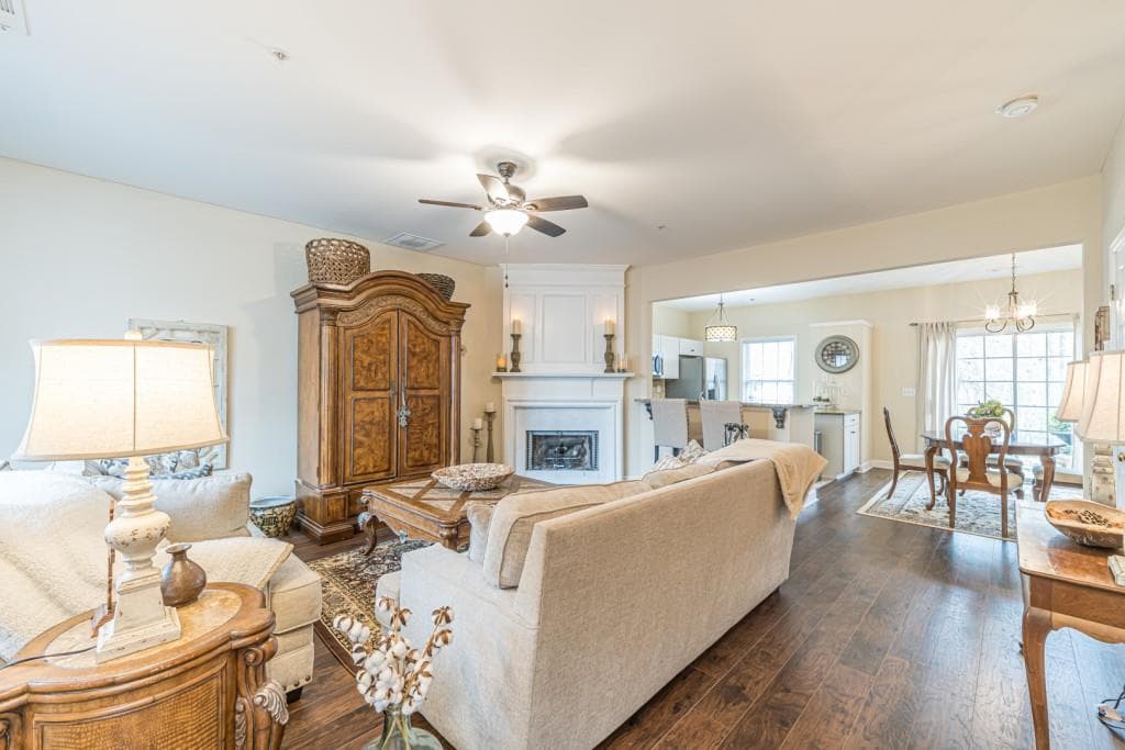 3 bedroom, 3 bathroom, 1,218 sq ft condominium sold at 1265 Whitestone Ridge, Alpharetta, GA 30005