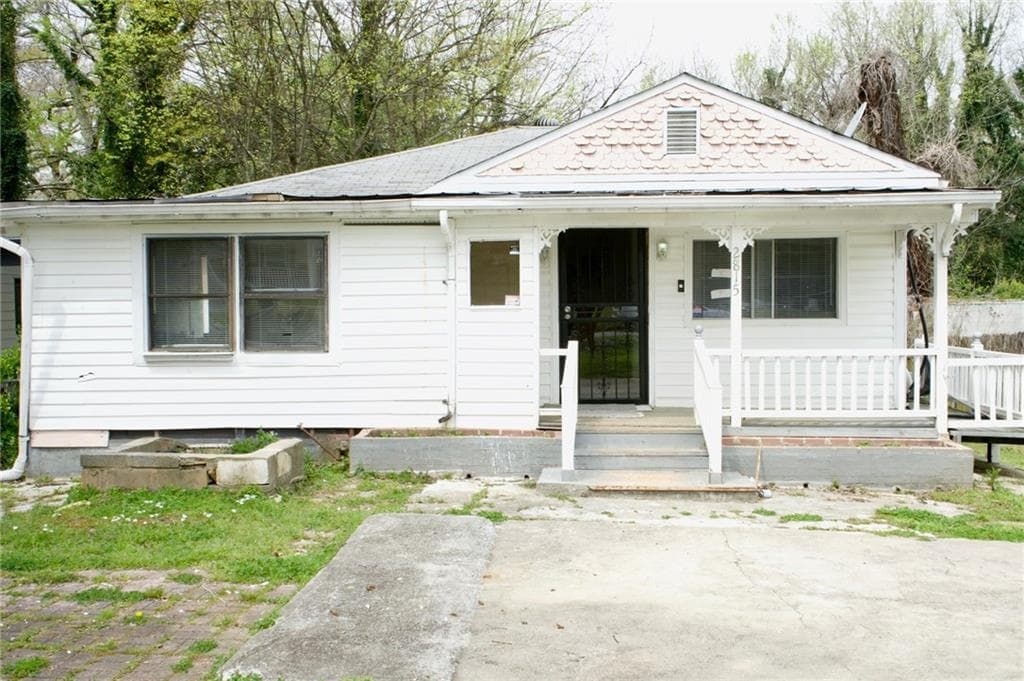 4 bedroom, 2 bathroom, 894 sq ft single family residence sold at 2815 Grand Avenue, Atlanta, GA 30315