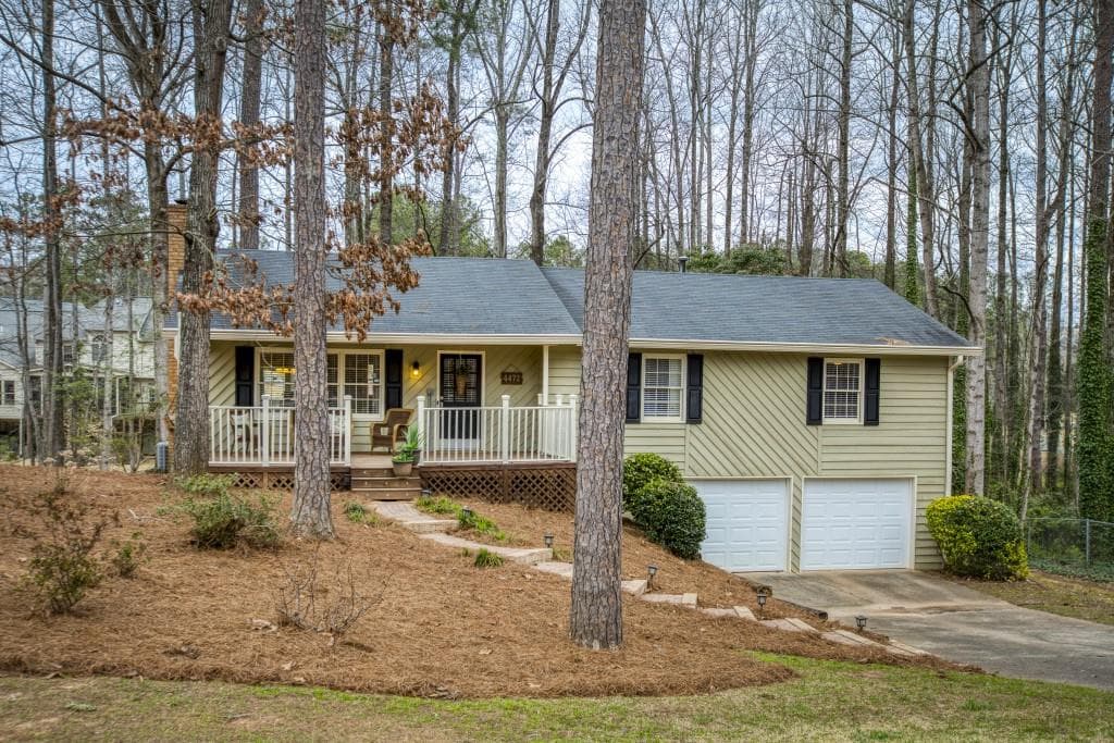 4 bedroom, 2 bathroom, 2,120 sq ft single family residence sold at 4472 Old Mabry Place, Roswell, GA 30075