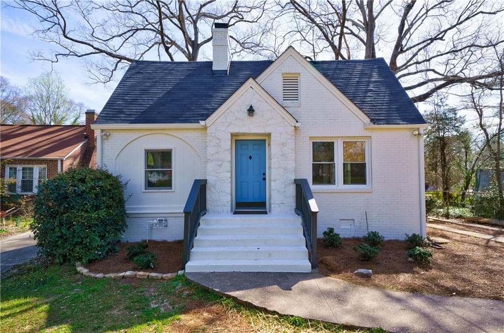 3 bedroom, 1 bathroom, 1,230 sq ft single family residence sold at 615 S Elizabeth Place, Atlanta, GA 30318