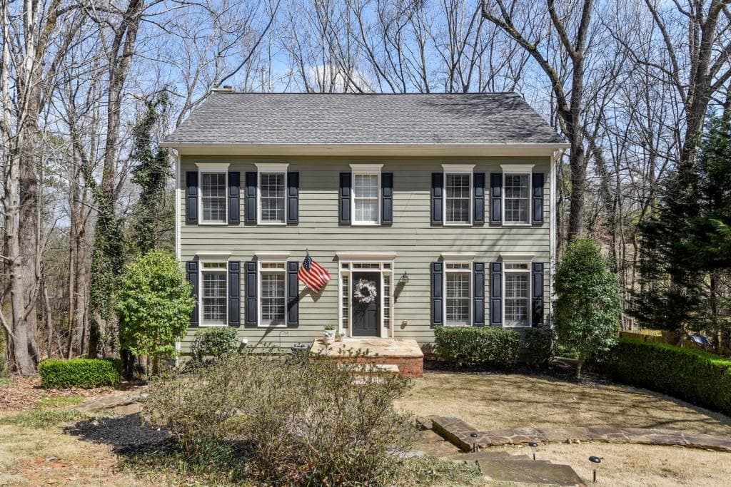 3 bedroom, 3 bathroom, 2,501 sq ft single family residence sold at 305 Summerfield Drive, Alpharetta, GA 30022