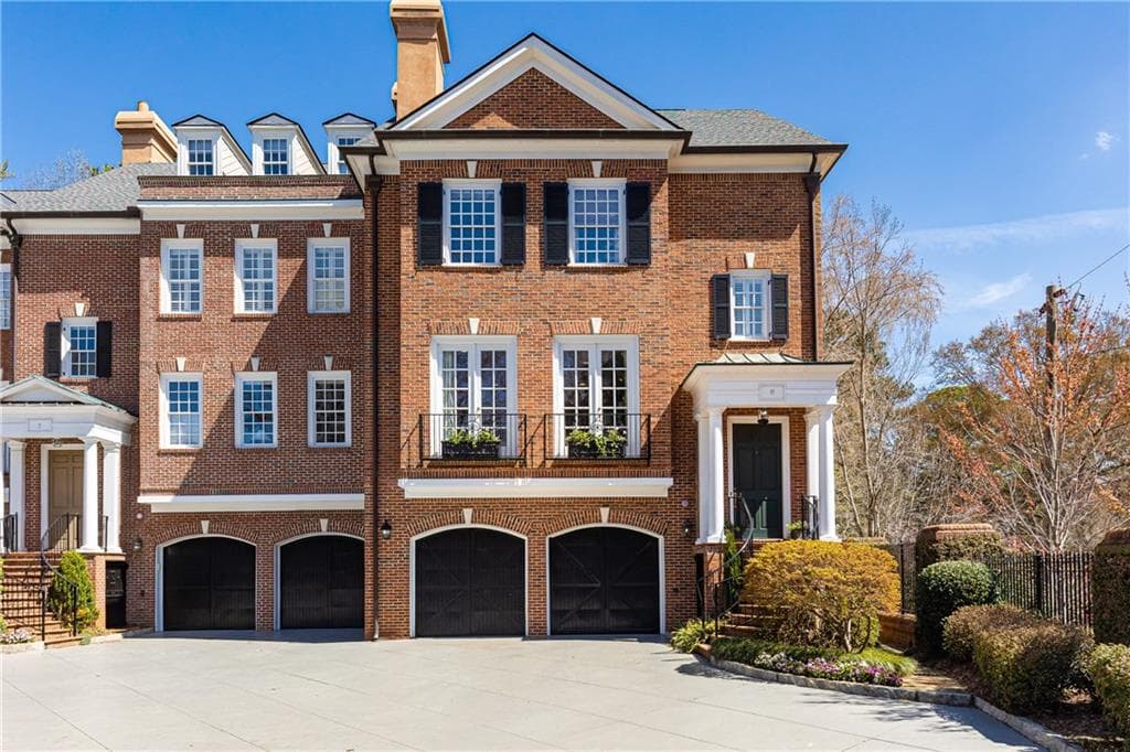4 bedroom, 5 bathroom, 4,200 sq ft townhouse sold at 3533 Roxboro Road 8, Atlanta, GA 30326