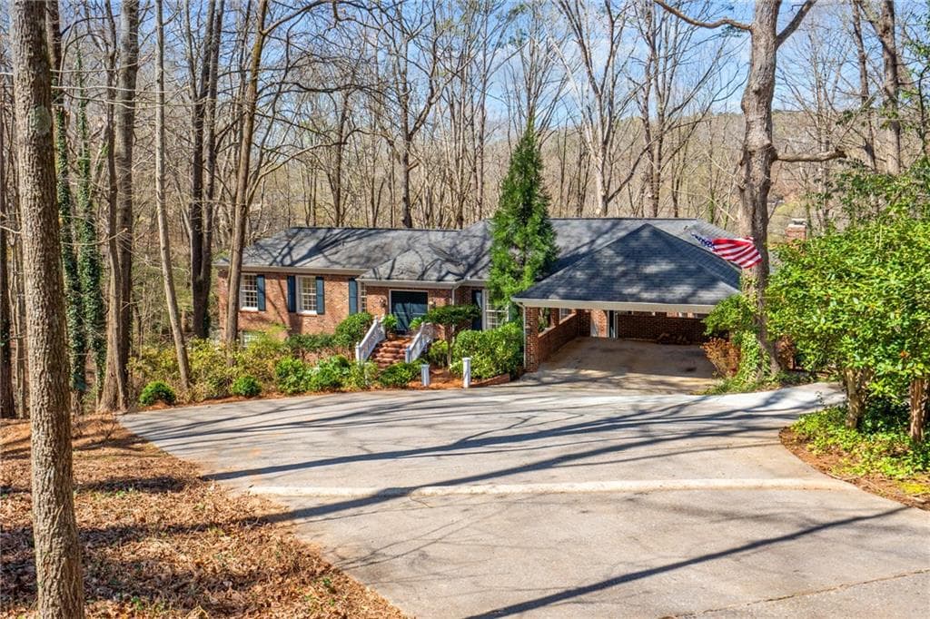 4 bedroom, 3 bathroom, 4,548 sq ft single family residence sold at 980 Buckhorn, Sandy Springs, GA 30350