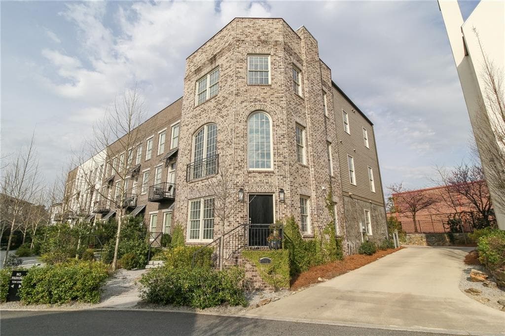 4 bedroom, 4 bathroom, 2,949 sq ft townhouse sold at 582 Bismark Road, Atlanta, GA 30324