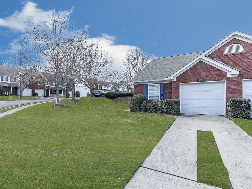 2 bedroom, 2 bathroom, 1,007 sq ft townhouse sold at 209 Cottonwood Creek Circle, Canton, GA 30114