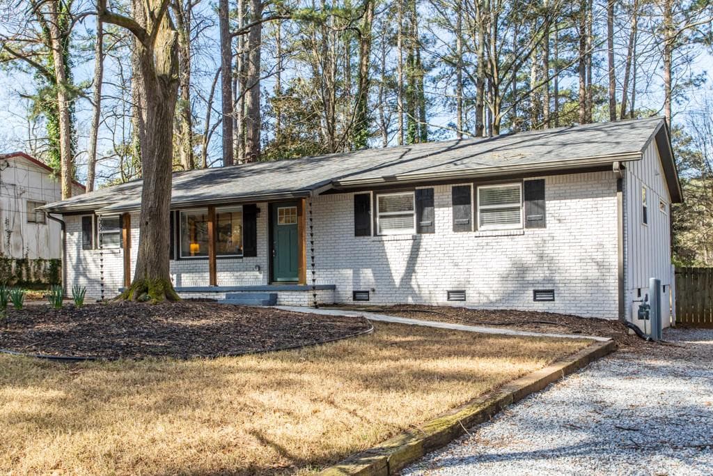 3 bedroom, 3 bathroom, 1,449 sq ft single family residence sold at 2853 Fantasy Lane, Decatur, GA 30033