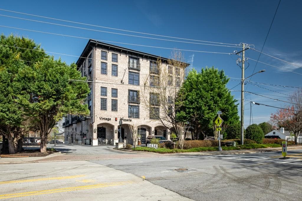 2 bedroom, 2 bathroom, 1,122 sq ft condominium sold at 5434 Peachtree Road 106, Chamblee, GA 30341