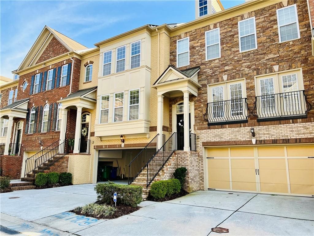 4 bedroom, 4 bathroom, 2,275 sq ft townhouse sold at 1903 Ridgemont Lane, Decatur, GA 30033