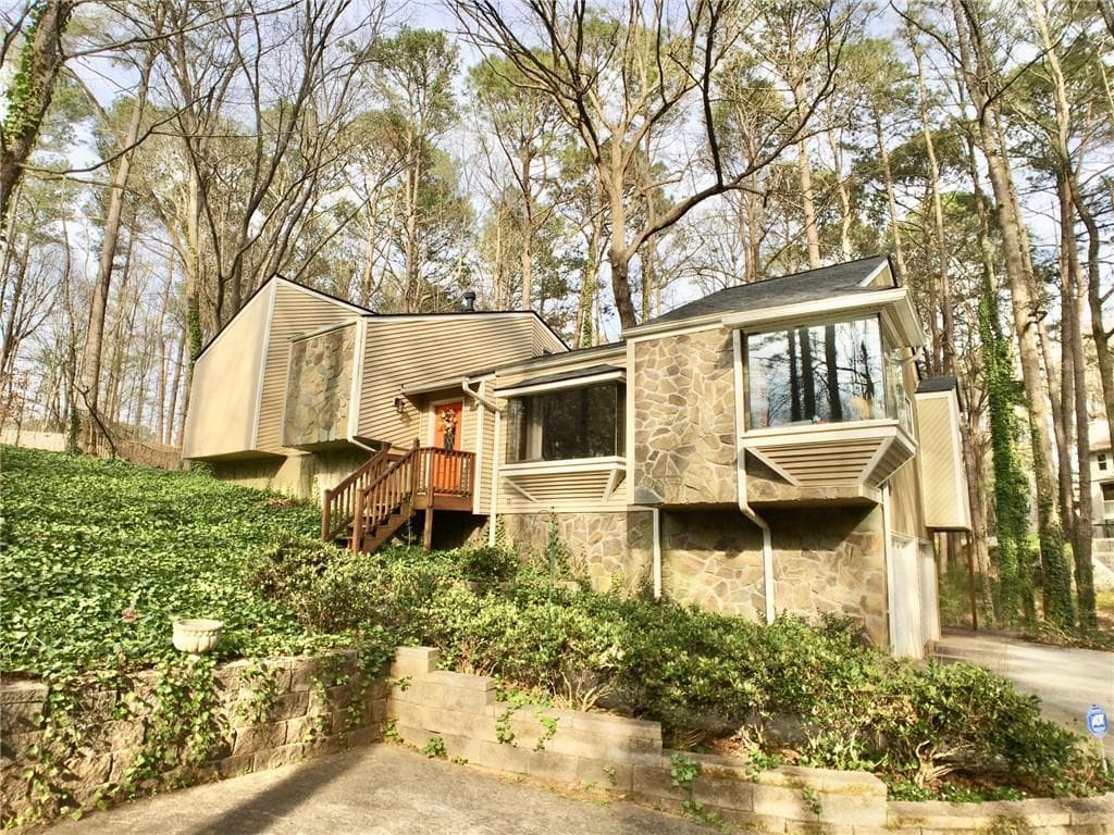 4 bedroom, 3 bathroom, 2,313 sq ft single family residence sold at 3470 Cedar Valley Court, Smyrna, GA 30080