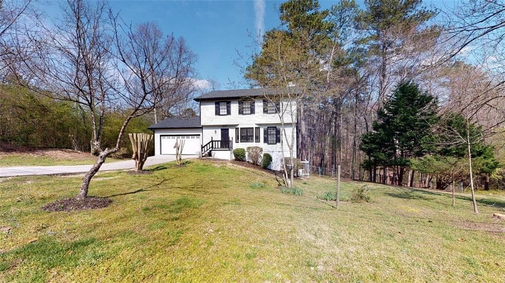 4 bedroom, 3 bathroom, 2,106 sq ft single family residence sold at 2832 HICKORY Trail, Snellville, GA 30078
