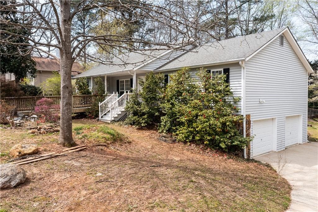 3 bedroom, 2 bathroom, 1,516 sq ft single family residence sold at 179 W Putnam Ferry Road, Woodstock, GA 30189