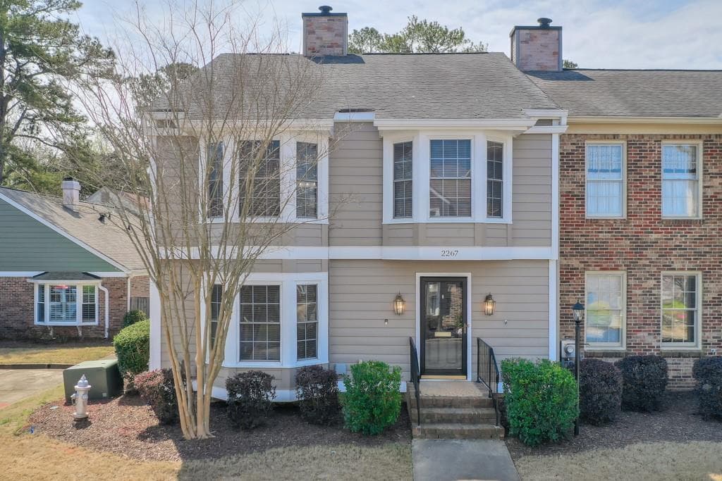 4 bedroom, 3 bathroom, 2,060 sq ft townhouse sold at 2267 Brianwood Court, Decatur, GA 30033