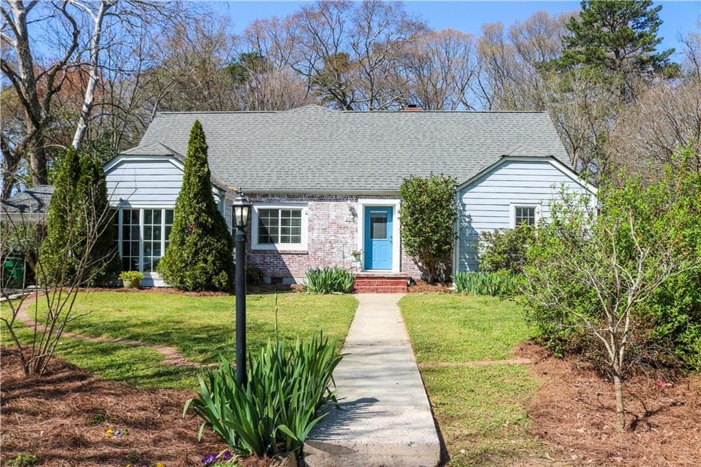 3 bedroom, 3 bathroom, 2,670 sq ft single family residence sold at 2540 Pineview Drive, Decatur, GA 30030