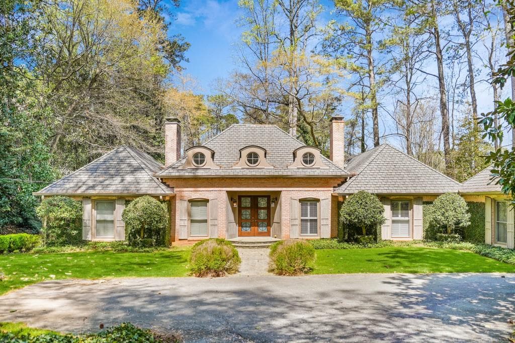4 bedroom, 4 bathroom, 2,720 sq ft single family residence sold at 261 King Road, Atlanta, GA 30342