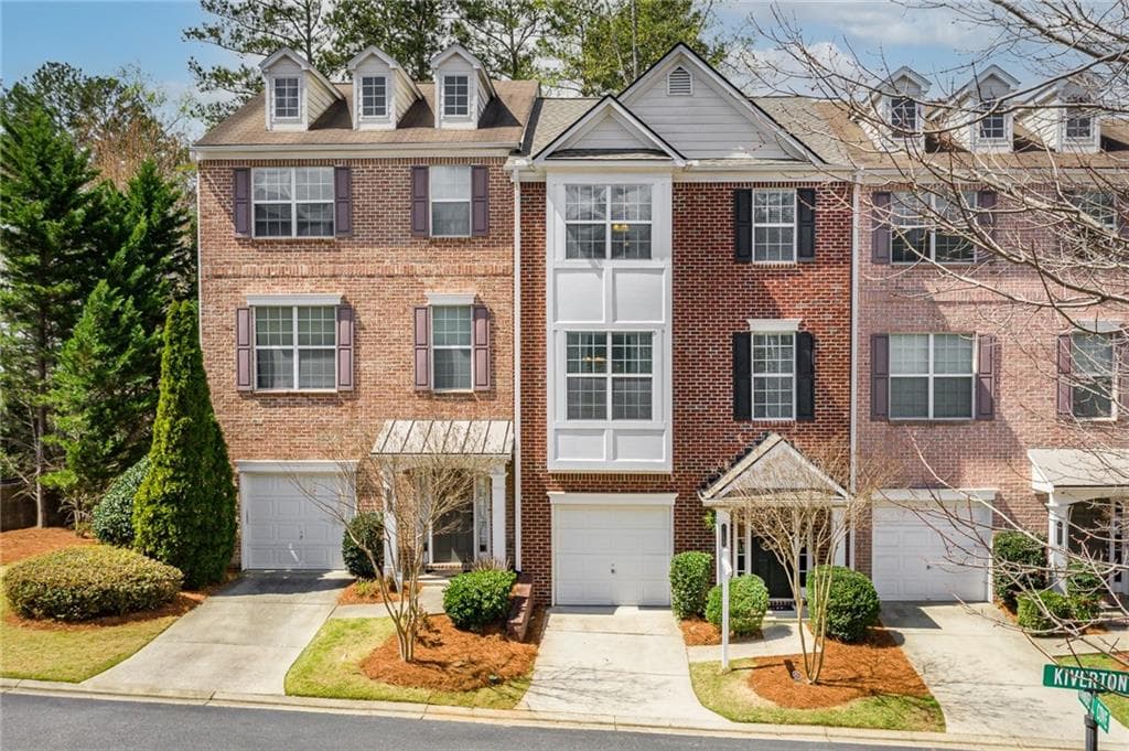3 bedroom, 4 bathroom, 1,742 sq ft townhouse sold at 7816 Kiverton Place, Sandy Springs, GA 30350