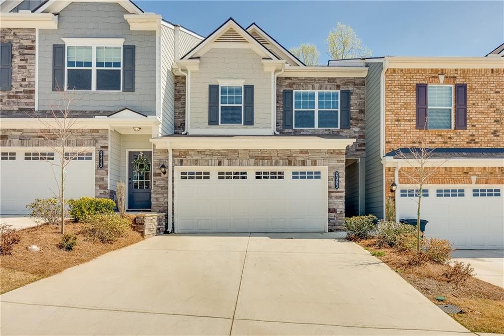 3 bedroom, 3 bathroom townhouse sold at 2303 Buford Town Drive, Buford, GA 30518