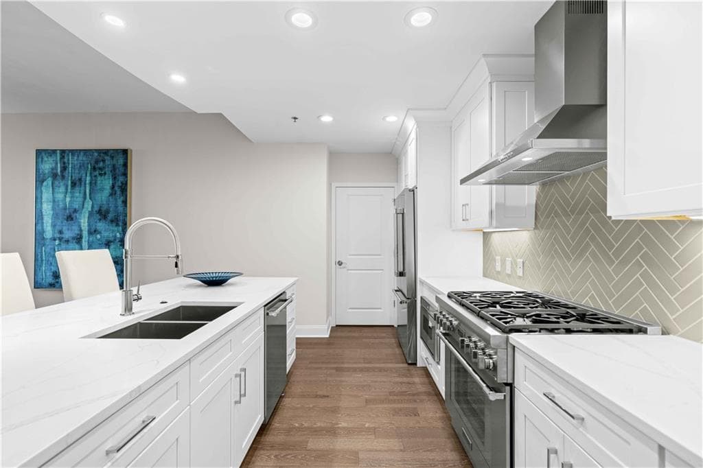 3 bedroom, 3 bathroom, 2,094 sq ft condominium sold at 270 17th Street 3706, Atlanta, GA 30363