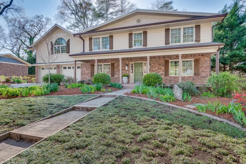 4 bedroom, 4 bathroom, 2,834 sq ft single family residence sold at 1564 Country Squire Court, Decatur, GA 30033