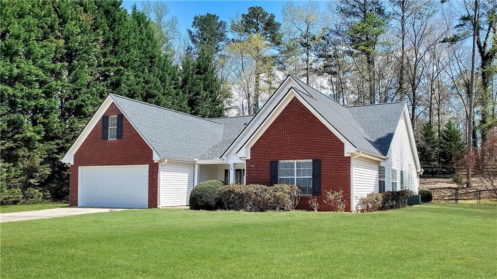 4 bedroom, 2 bathroom, 2,682 sq ft single family residence sold at 2770 Lenora Springs Drive, Snellville, GA 30039