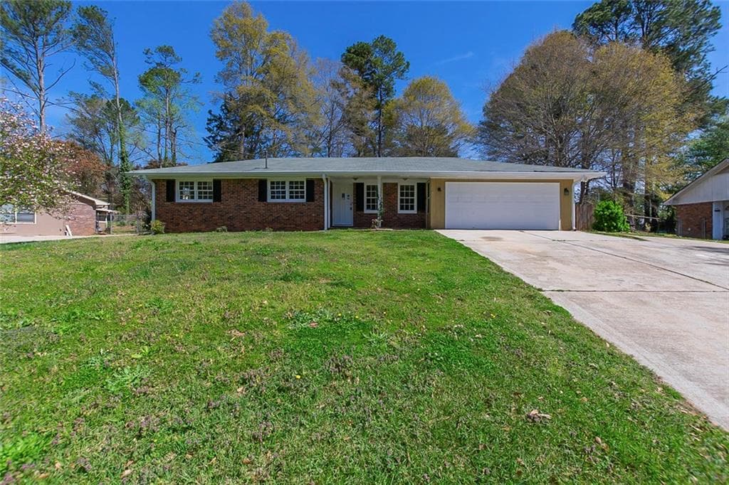 3 bedroom, 2 bathroom, 2,445 sq ft single family residence sold at 2671 Kings Circle, Lawrenceville, GA 30044