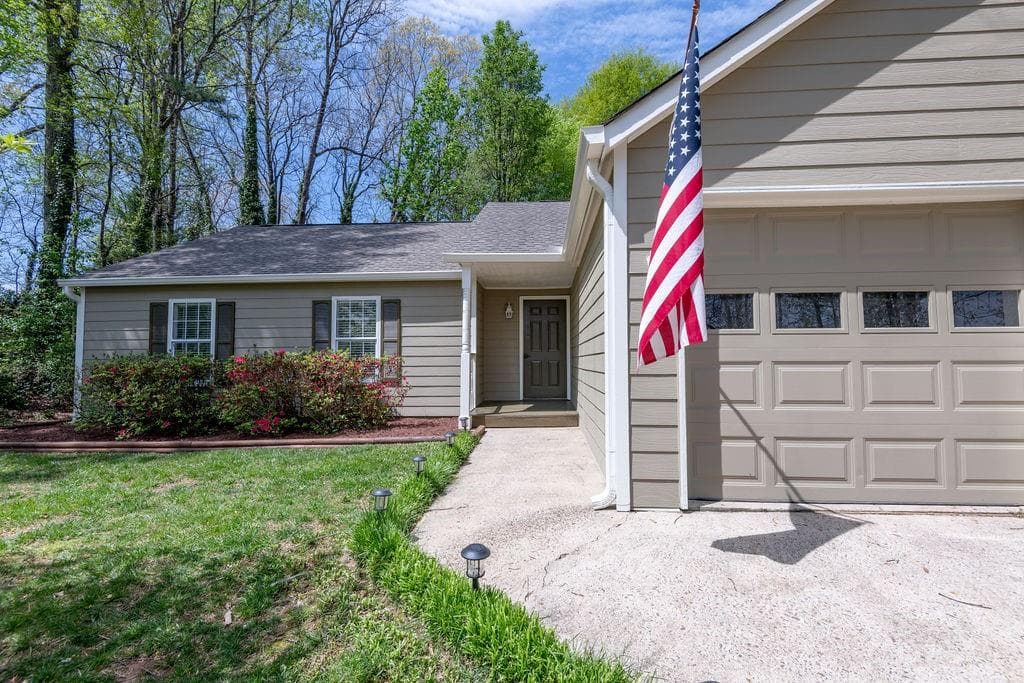 235 Colemans Bluff Drive, Woodstock, GA 30188 — most recent listing photo