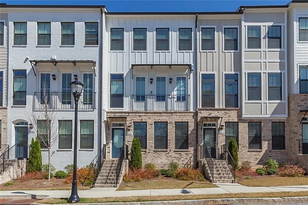 3 bedroom, 4 bathroom, 1,600 sq ft townhouse sold at 2021 Rockledge Road, Atlanta, GA 30324