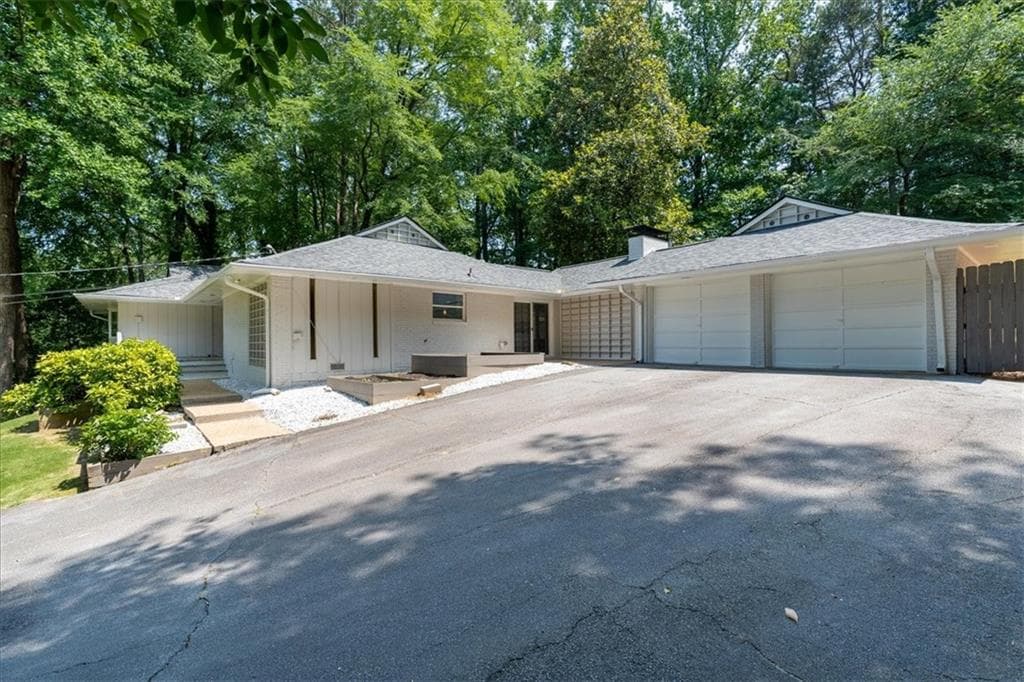 2620 Smoketree Court, Atlanta, GA 30345 — most recent listing photo