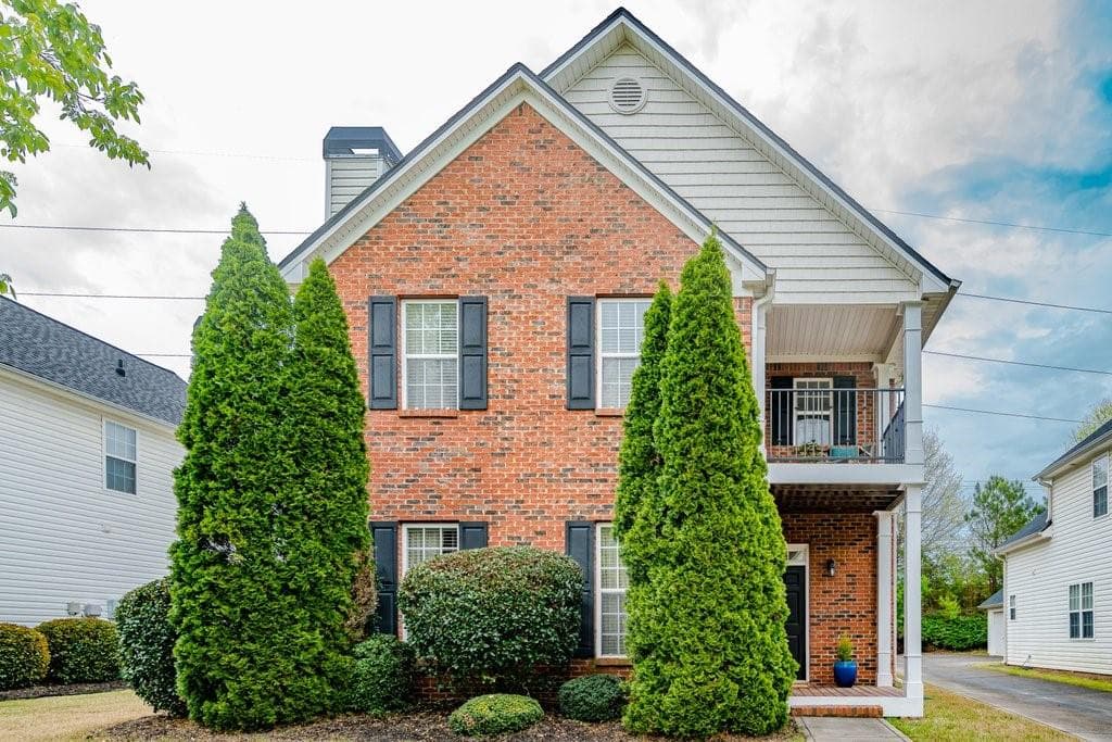 3 bedroom, 3 bathroom, 1,863 sq ft single family residence sold at 3332 Chastain Landings Court, Marietta, GA 30066