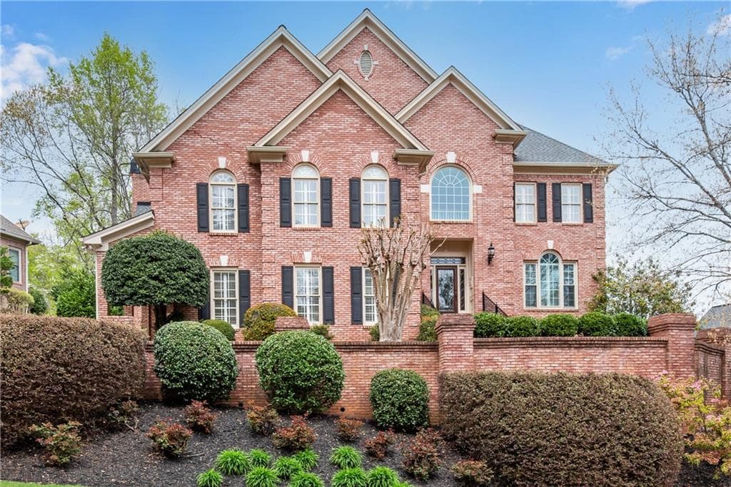 6 bedroom, 5 bathroom, 6,473 sq ft single family residence sold at 3155 Denton Place, Roswell, GA 30075