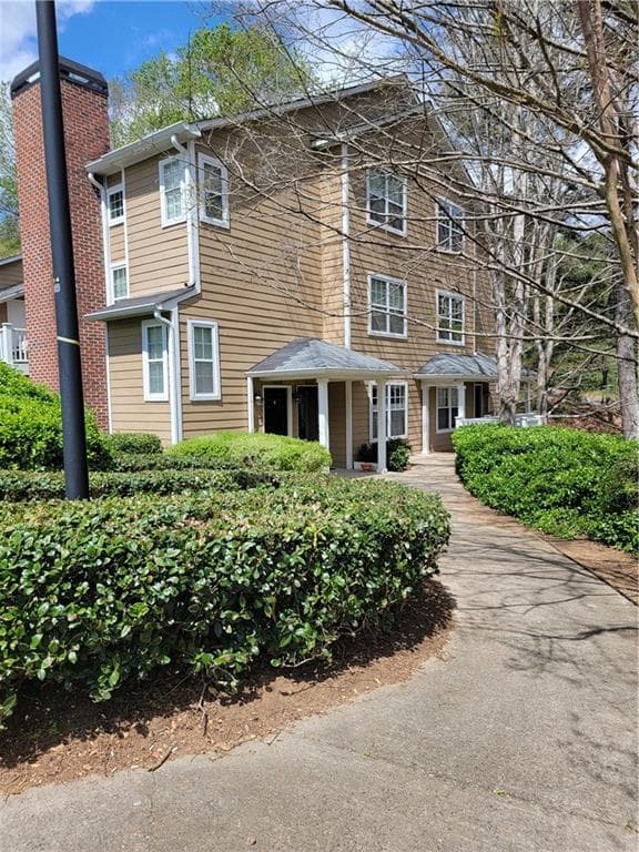 2 bedroom, 2 bathroom, 933 sq ft condominium sold at 5660 RIVER HEIGHTS Crossing, Marietta, GA 30067