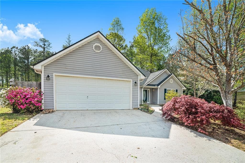 3 bedroom, 2 bathroom, 1,583 sq ft single family residence sold at 415 Paradise Crossing, Douglasville, GA 30134