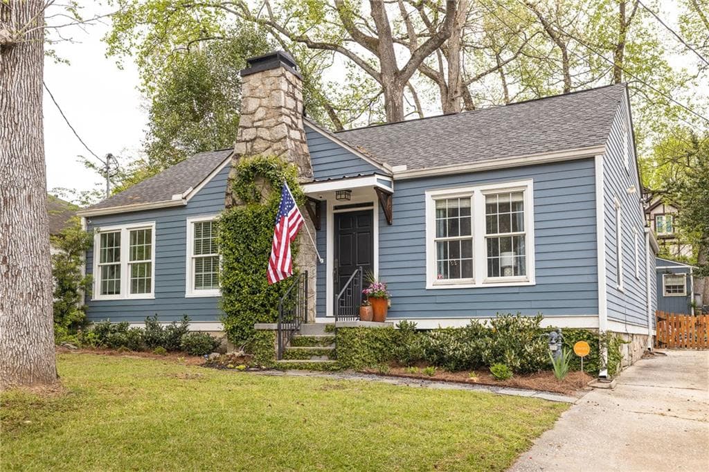 3 bedroom, 2 bathroom, 1,350 sq ft single family residence sold at 760 Gresham Avenue, Atlanta, GA 30316