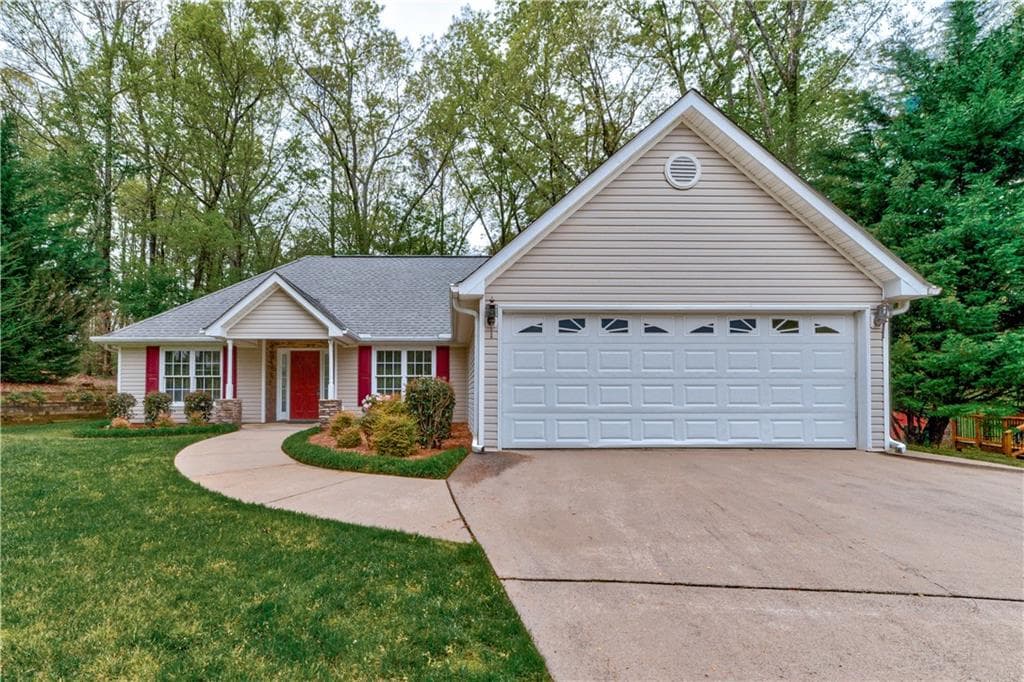 3 bedroom, 2 bathroom, 1,526 sq ft single family residence sold at 221 Serenoa Drive, Canton, GA 30114