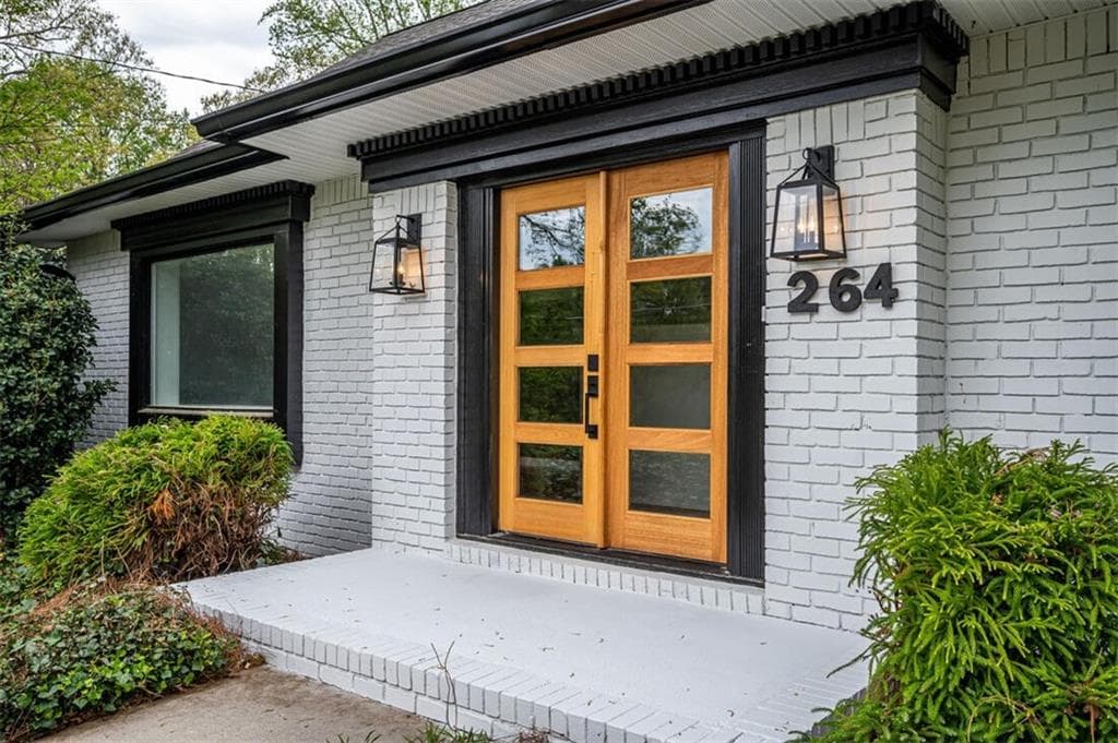 264 Devonwood Drive, Atlanta, GA 30328 — most recent listing photo