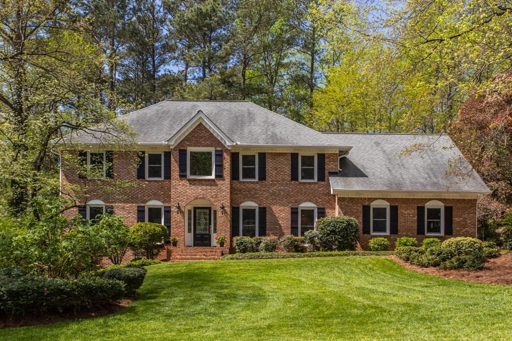 5 bedroom, 5 bathroom, 4,256 sq ft single family residence sold at 11978 Mountain Laurel Drive, Roswell, GA 30075