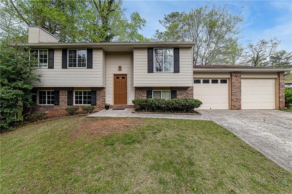 4 bedroom, 2 bathroom, 1,776 sq ft single family residence sold at 2110 N Landing Court, Marietta, GA 30066
