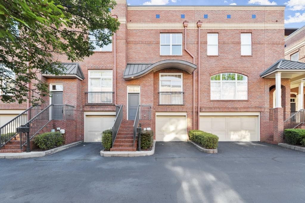 2 bedroom, 3 bathroom, 2,657 sq ft townhouse sold at 48 Emerson Hill Square, Marietta, GA 30060
