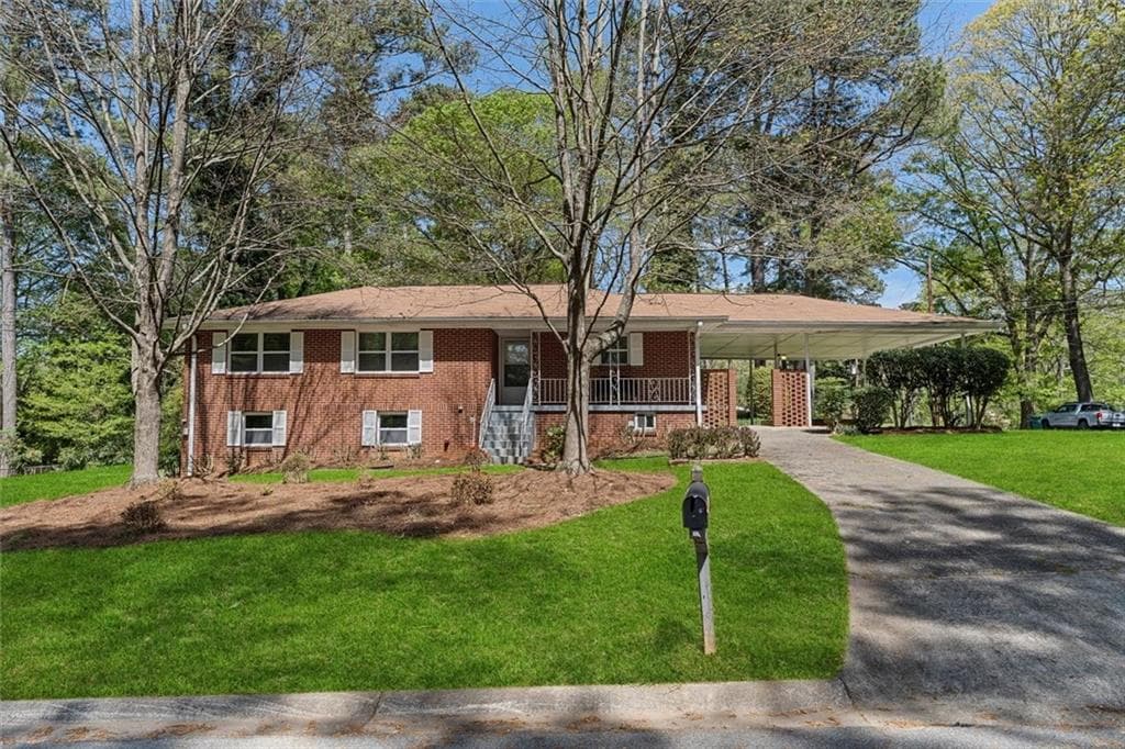 4 bedroom, 3 bathroom, 2,610 sq ft single family residence sold at 2871 Parkwood Road, Smyrna, GA 30080
