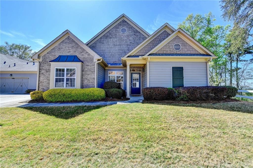 3 bedroom, 2 bathroom, 1,671 sq ft townhouse sold at 204 Glens Loop, Woodstock, GA 30188