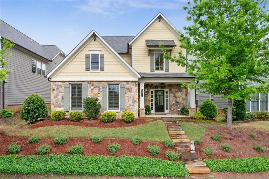 4 bedroom, 4 bathroom, 3,092 sq ft single family residence sold at 484 CRIMSON MAPLE Way, Smyrna, GA 30082