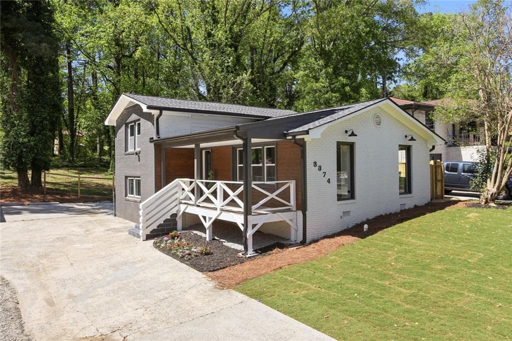 3 bedroom, 3 bathroom, 1,570 sq ft single family residence sold at 3374 Collier Drive, Atlanta, GA 30331