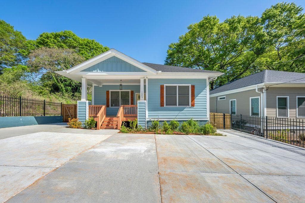 3 bedroom, 3 bathroom, 1,860 sq ft single family residence sold at 1057 REGENT Street, Atlanta, GA 30310